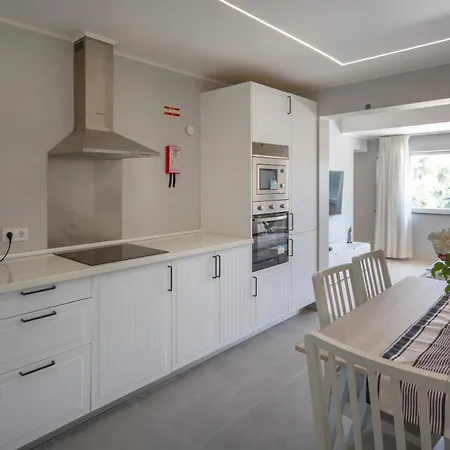 Family Friendly Oasis With Private Pool Willa