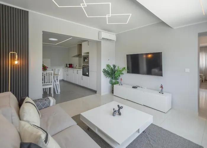 Family Friendly Oasis With Private Pool فيلة ألفور