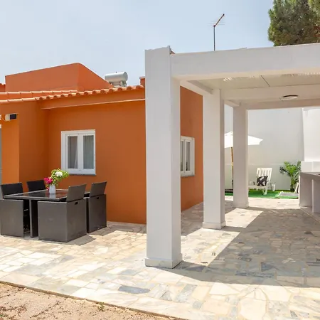 Family Friendly Oasis With Private Pool