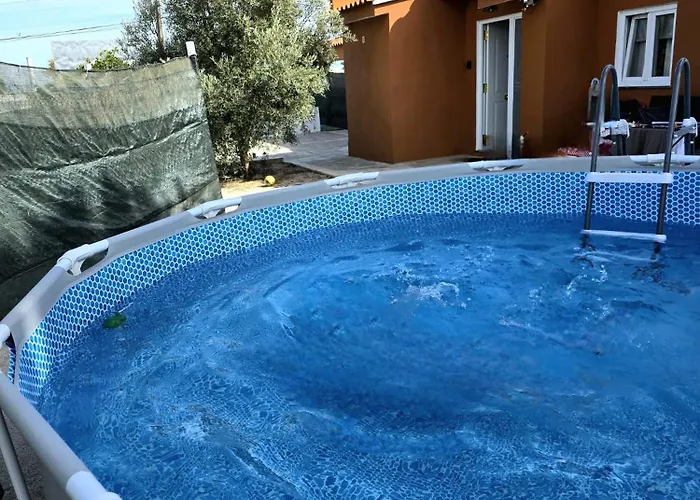 Family Friendly Oasis With Private Pool * 알보르